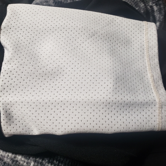 Poof! Performance Sz S Capri Leggings - Picture 9 of 9